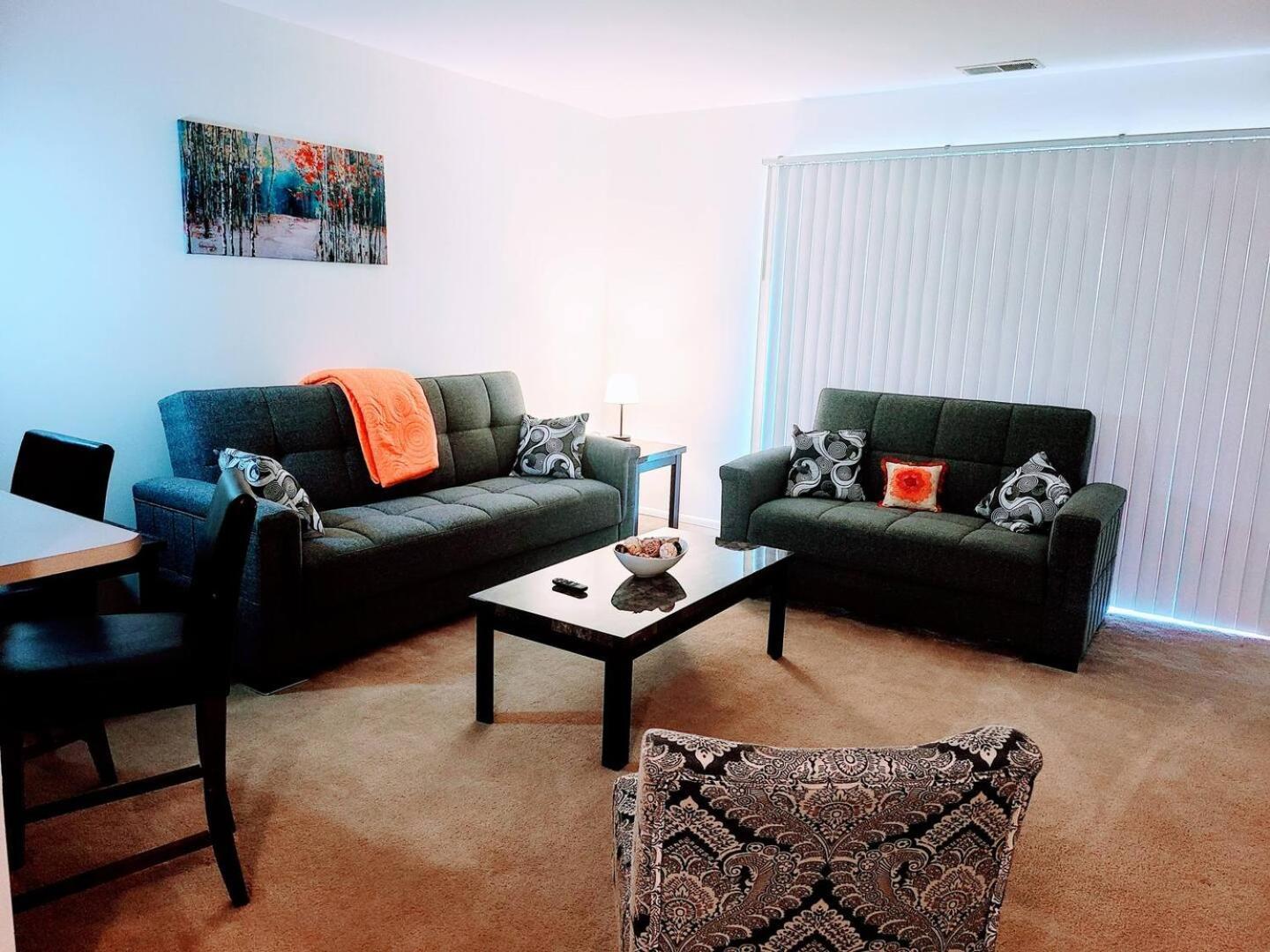 Cozy 2br, 2ba In Apartment