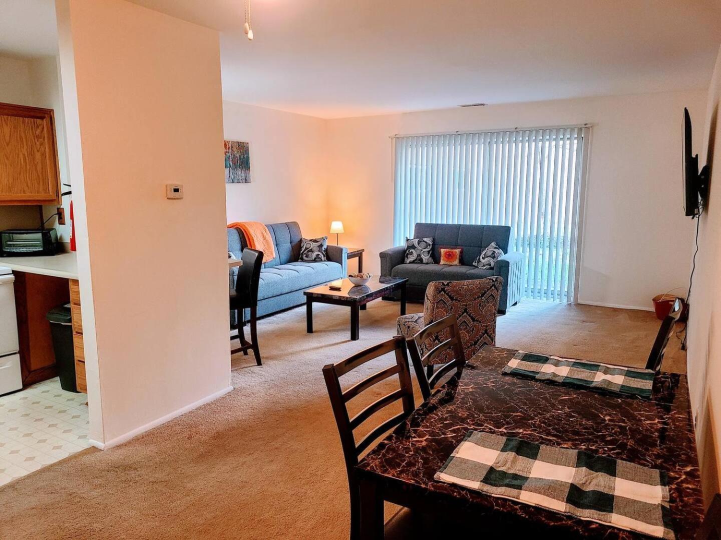 Cozy 2br, 2ba In