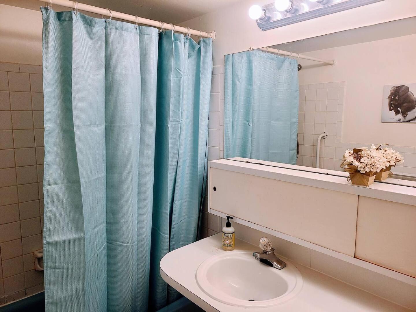 Cozy 2br, 2ba In