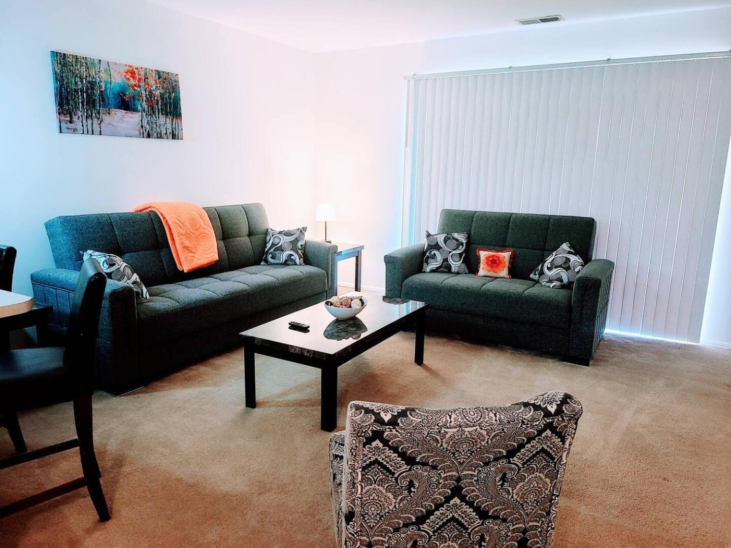 Cozy 2br, 2ba In