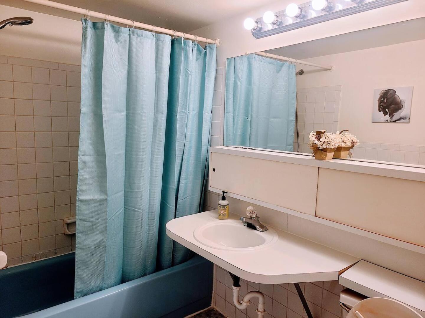 Cozy 2br, 2ba In Apartment Elkins Park