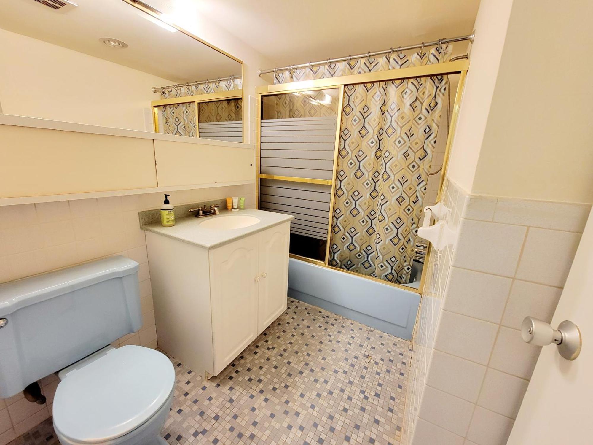 Cozy 2br, 2ba In