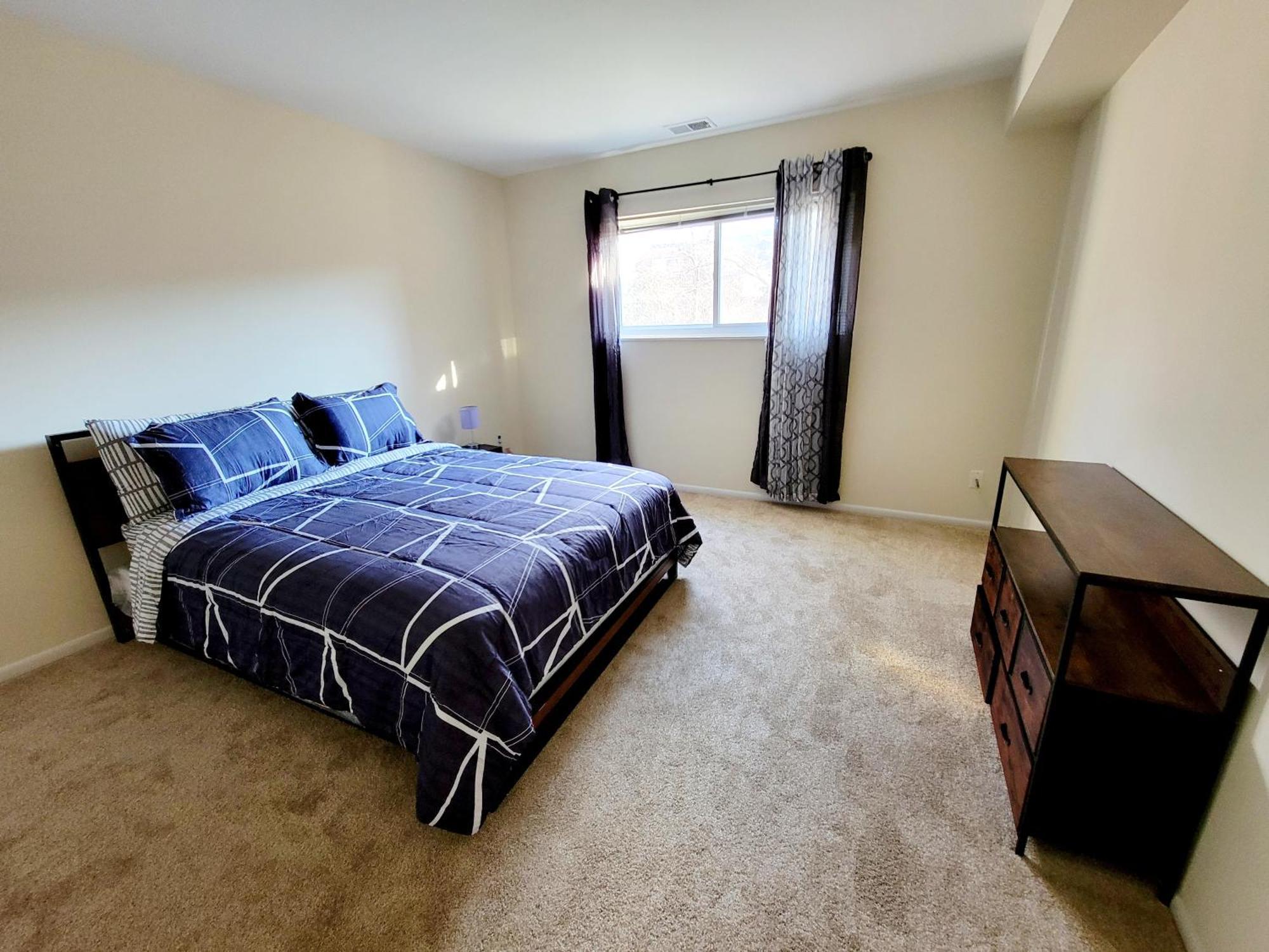 Cozy 2br, 2ba In Apartment *