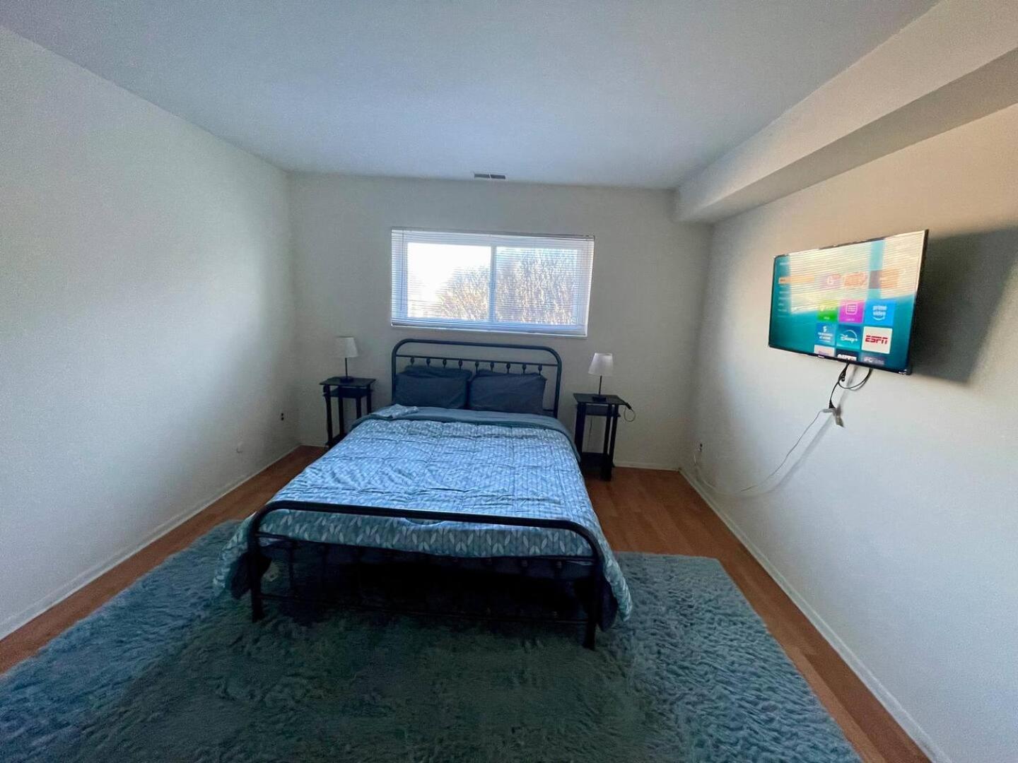 Cozy 2br, 2ba In