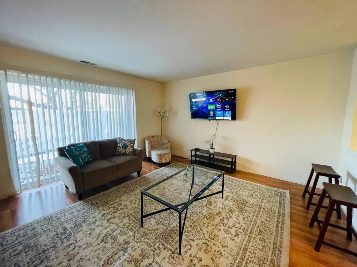 Apartment Cozy 2br, 2ba In