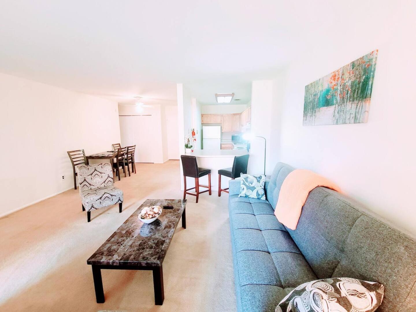 Cozy 2br, 2ba In